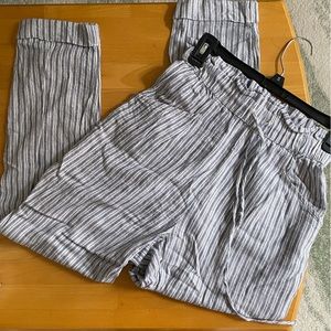 AE High Waisted Pull on Jogger Stripped Pants